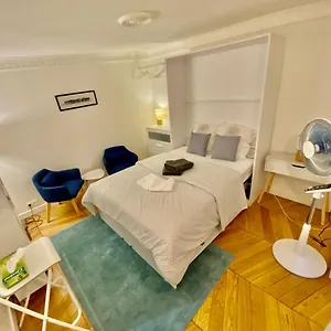 Montmartre, Studio Tres Bien Localisé Apartamento París