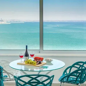 Luxury Penthouse 1br-seafront-seasonal Pool-central , Larnaca Cyprus